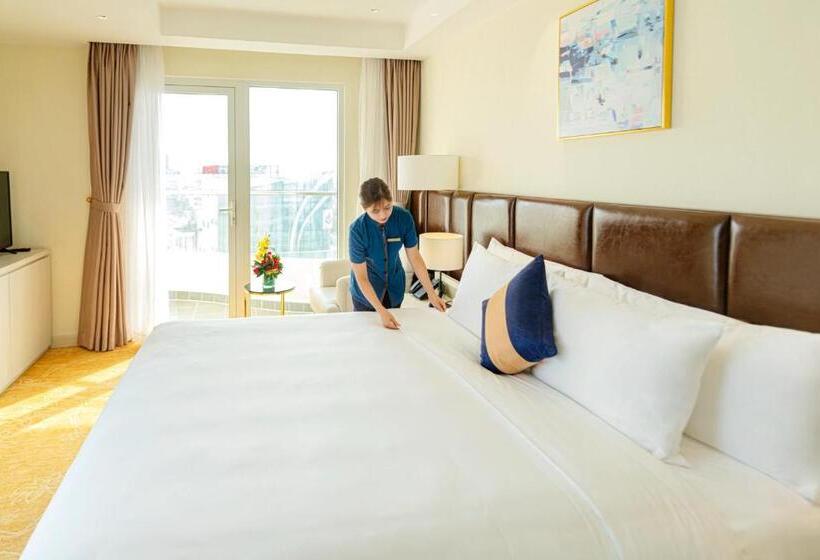 هتل La Vela Saigon