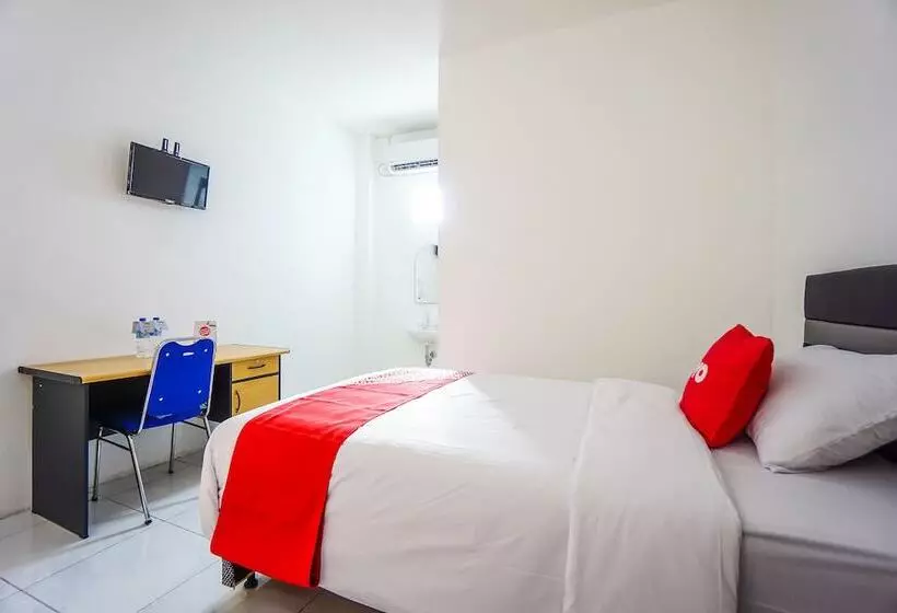 ユースホステル Edward Residence Malalayang By Oyo Rooms