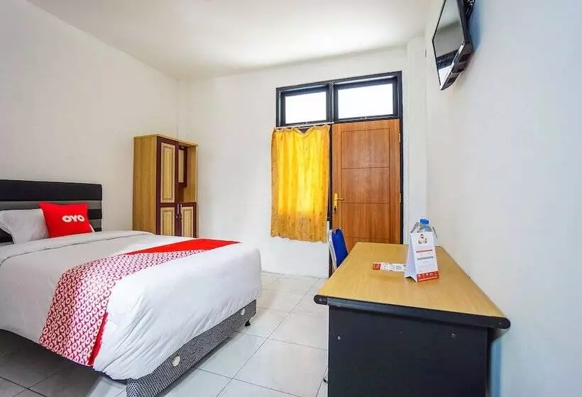 ユースホステル Edward Residence Malalayang By Oyo Rooms