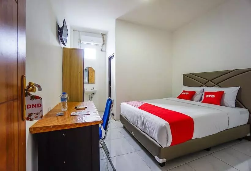 ユースホステル Edward Residence Malalayang By Oyo Rooms