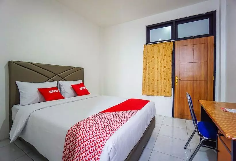 ユースホステル Edward Residence Malalayang By Oyo Rooms