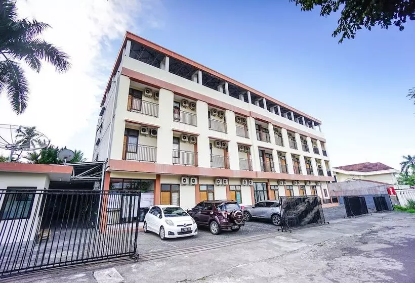 ユースホステル Edward Residence Malalayang By Oyo Rooms