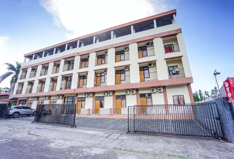 ユースホステル Edward Residence Malalayang By Oyo Rooms