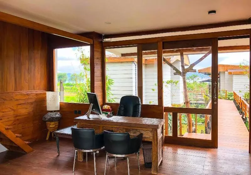 Hotelli Pondanu Cabins By The Lake