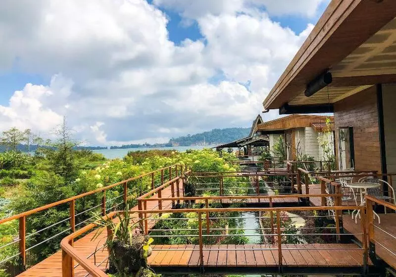 Hotelli Pondanu Cabins By The Lake