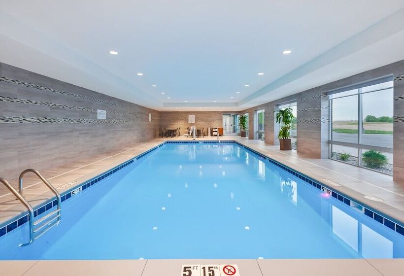 Отель Holiday Inn Express & Suites   Grand Rapids Airport   South, An Ihg