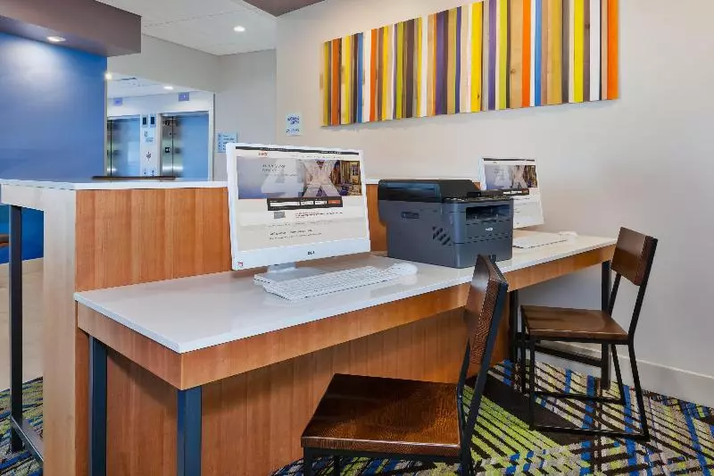 ホテル Holiday Inn Express & Suites   Grand Rapids Airport   South, An Ihg