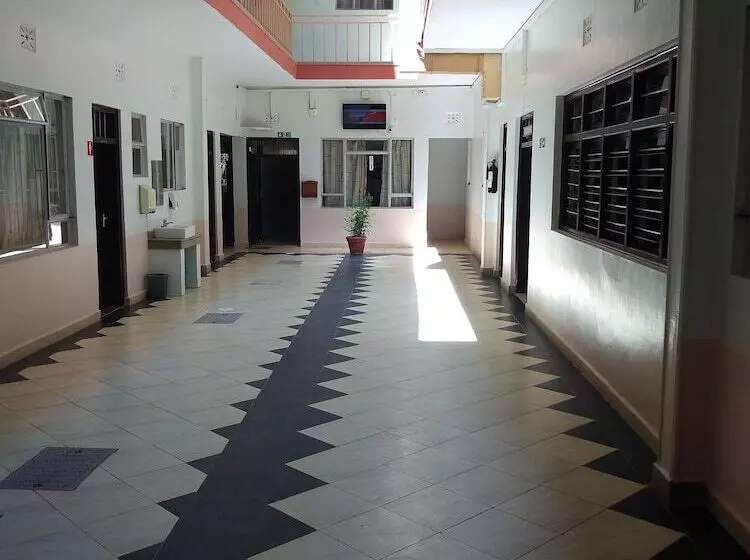 هتل Isiolo Transit