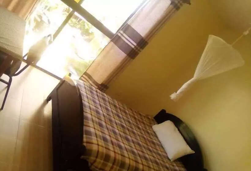 هتل Isiolo Transit