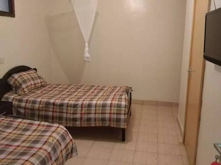 هتل Isiolo Transit