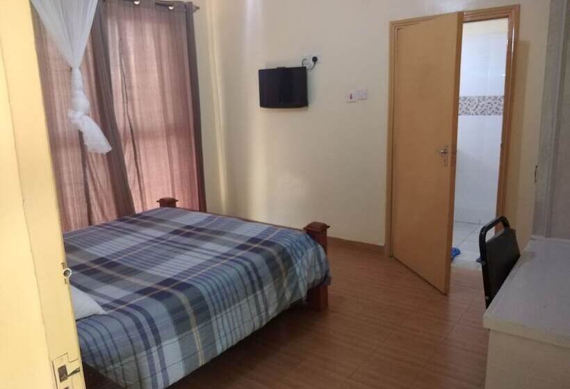 هتل Isiolo Transit