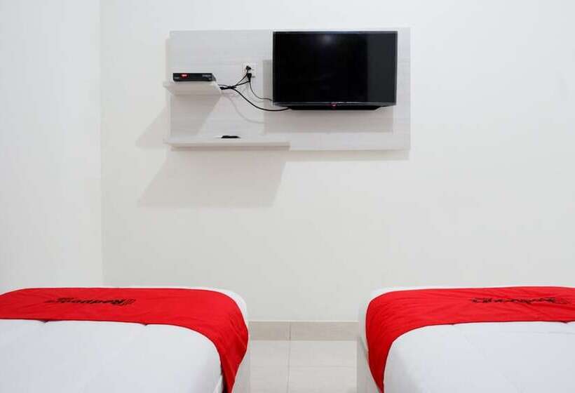 בית מלון כפרי Reddoorz Near Mataram University