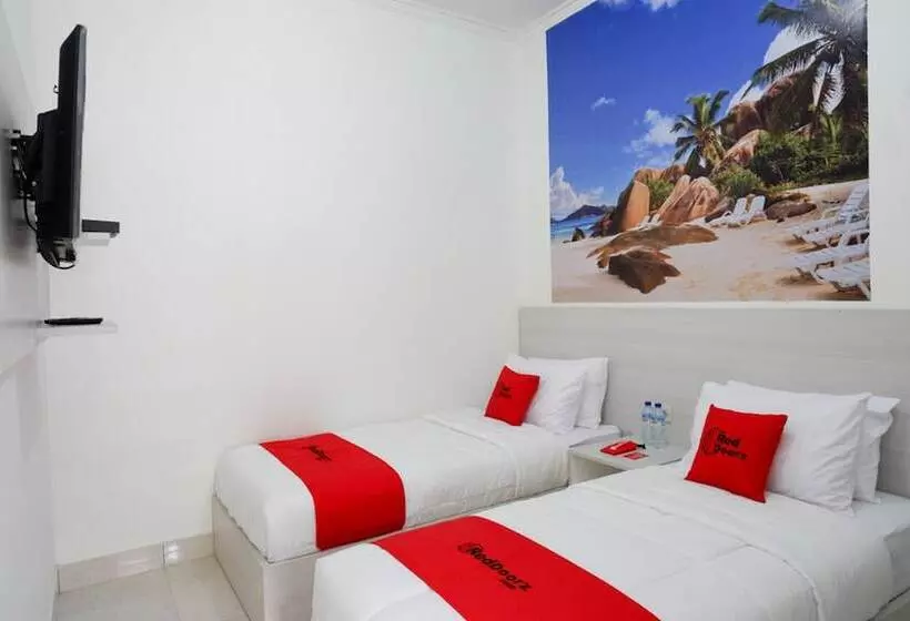 ホテル Reddoorz Near Mataram University