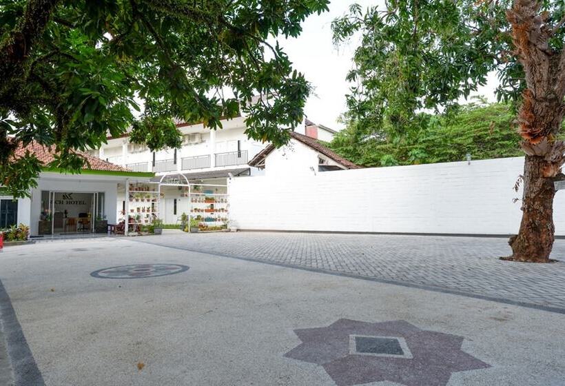 בית מלון כפרי Reddoorz Near Mataram University