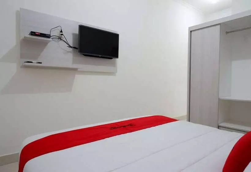 ホテル Reddoorz Near Mataram University