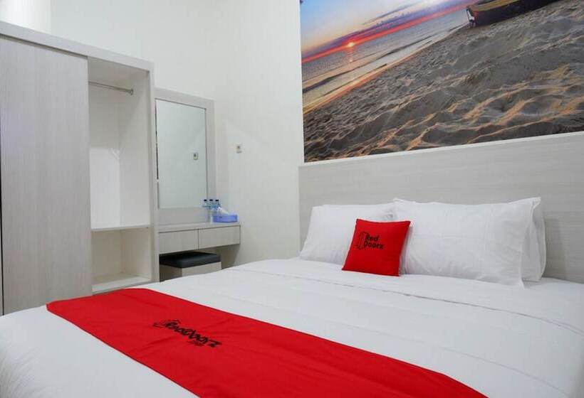 בית מלון כפרי Reddoorz Near Mataram University