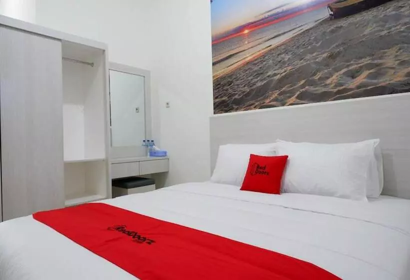 ホテル Reddoorz Near Mataram University