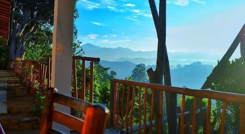 Majatalo Rainbow Sky Cottage Ella