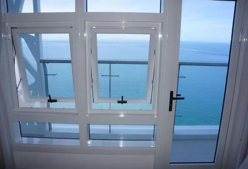 Amazing Seaview Arterra Penthouse
