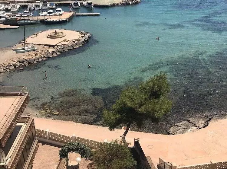 First Line Beach Apartment Alicante