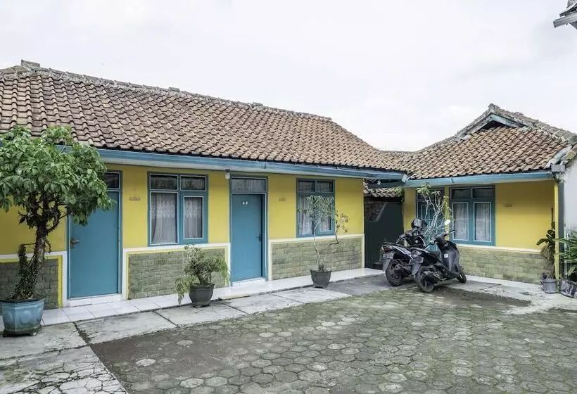 Hotelli Oyo 2141 Pondok Pulo Sari 2