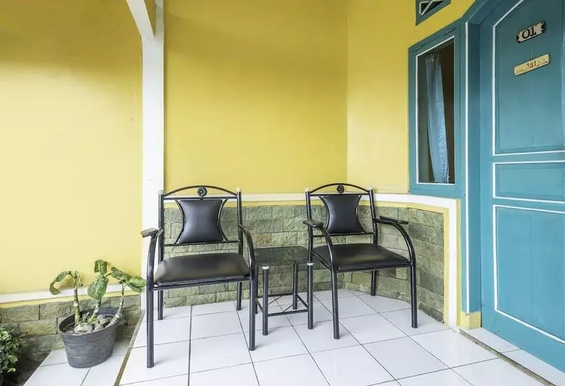 Hotelli Oyo 2141 Pondok Pulo Sari 2