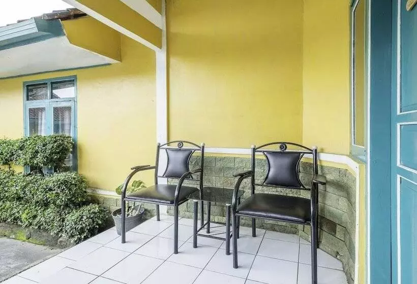 Hotelli Oyo 2141 Pondok Pulo Sari 2