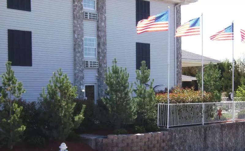 هتل All American Inn & Suites Branson