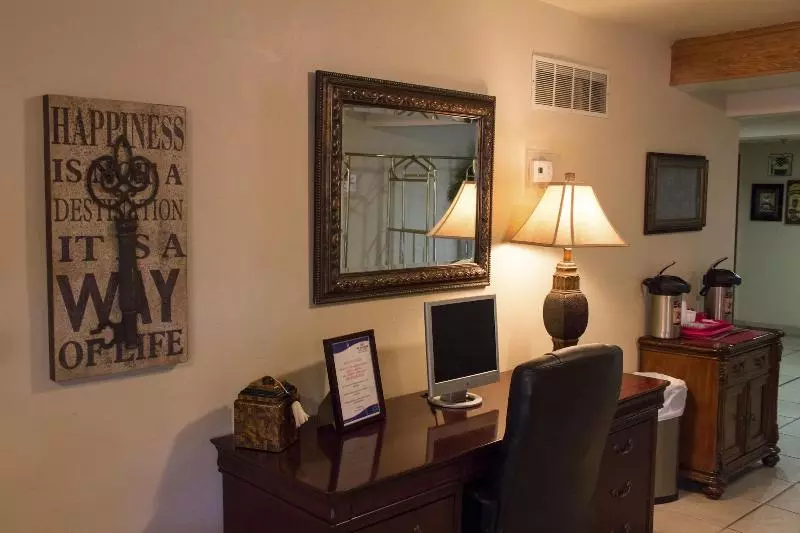 هتل All American Inn & Suites Branson