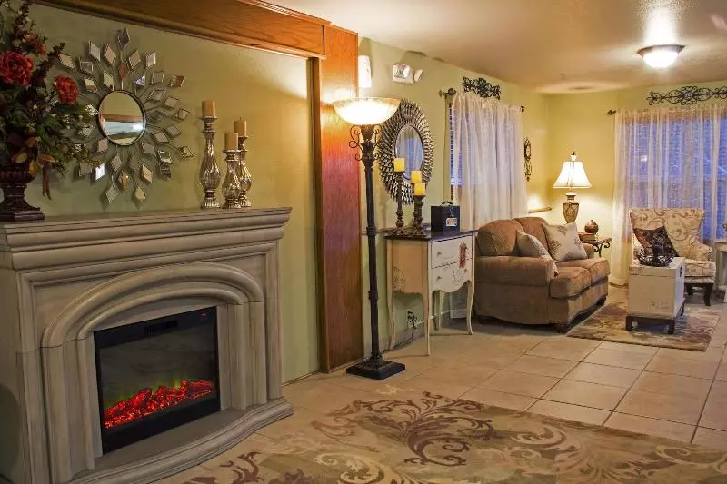 هتل All American Inn & Suites Branson