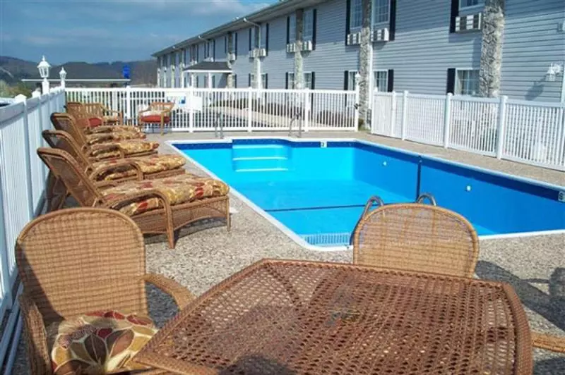هتل All American Inn & Suites Branson