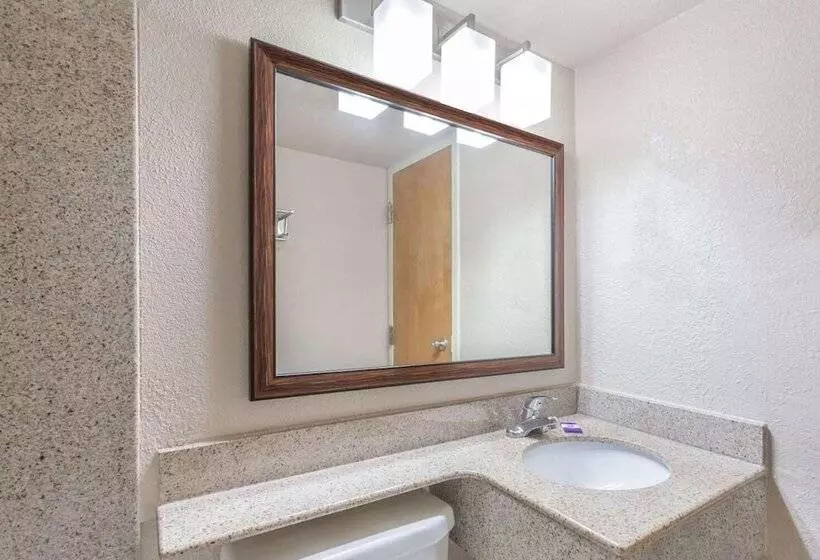 ホテル Breeze Inn & Suites, Virginia Beach