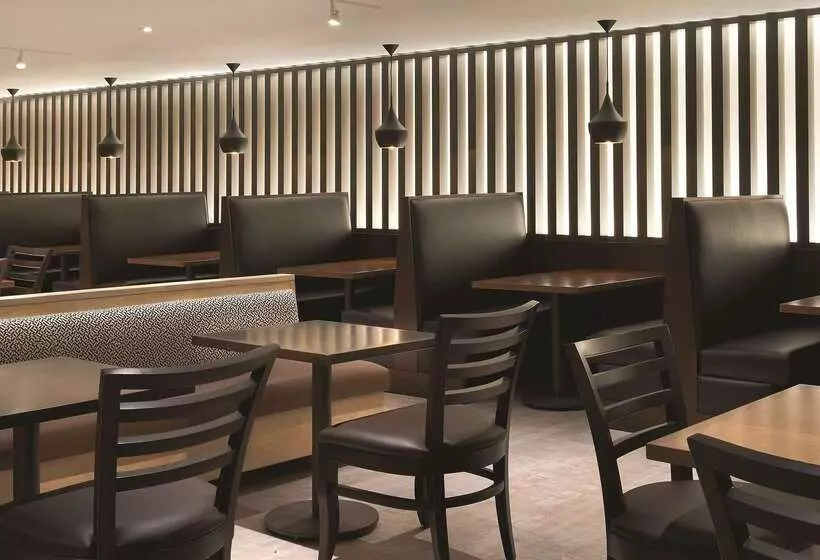 ホテル Embassy Suites Baltimore  Inner Harbor