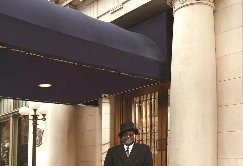 ホテル Embassy Suites Baltimore  Inner Harbor