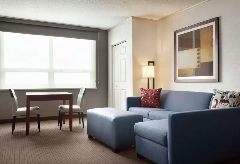 ホテル Embassy Suites Baltimore  Inner Harbor