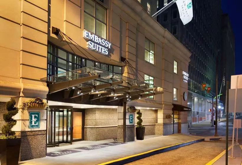 ホテル Embassy Suites Baltimore  Inner Harbor