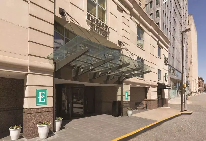 ホテル Embassy Suites Baltimore  Inner Harbor