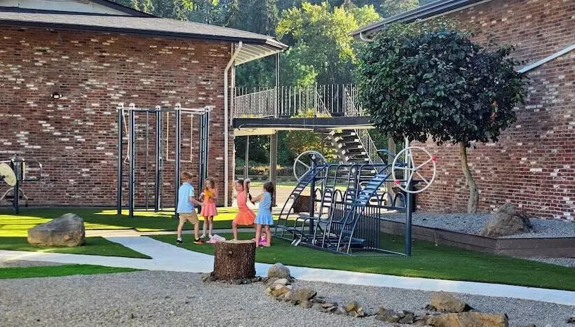 בית מלון כפרי Interurban Suites