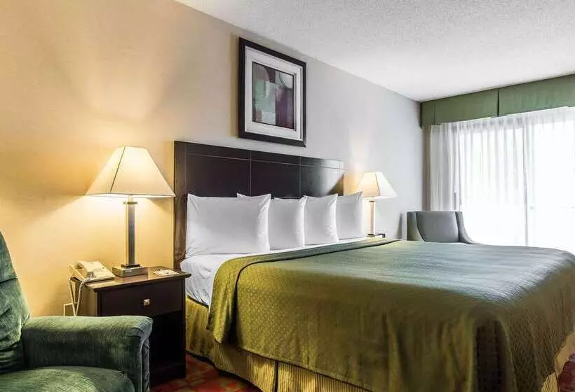 هتل Quality Inn Shelburne  Burlington