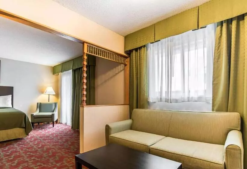 هتل Quality Inn Shelburne  Burlington