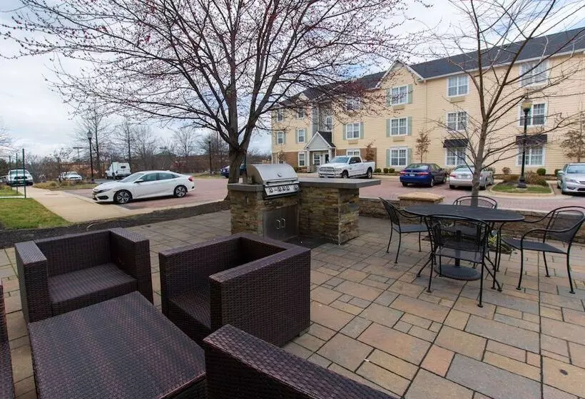 Отель Dulles Suites