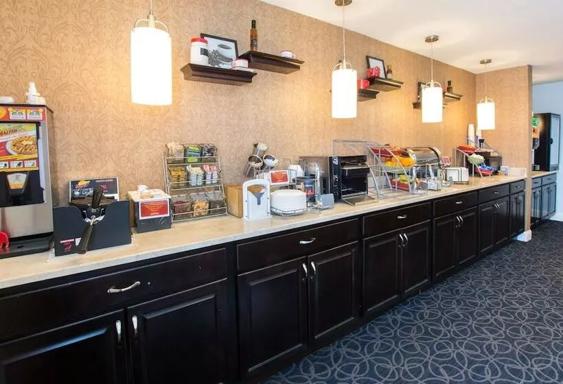 Отель Dulles Suites