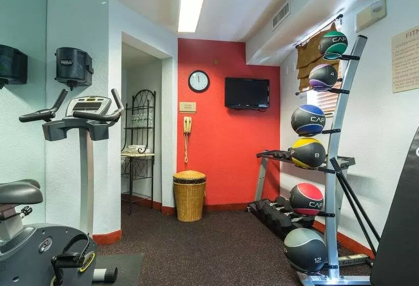 Отель Dulles Suites