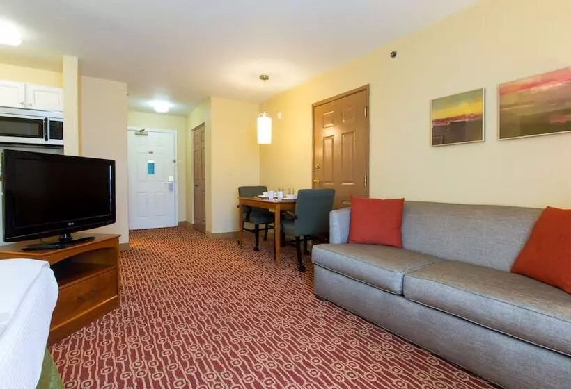 Отель Dulles Suites