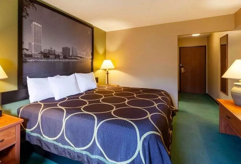 فندق Super 8 By Wyndham Berlin Wi