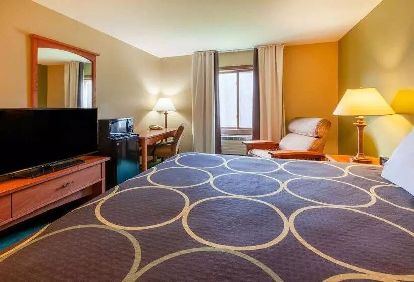 فندق Super 8 By Wyndham Berlin Wi