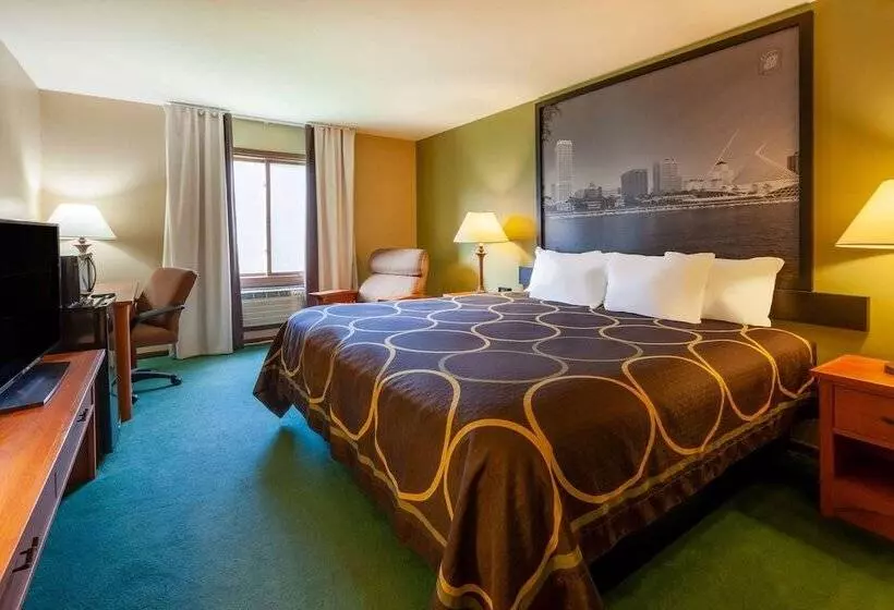 فندق Super 8 By Wyndham Berlin Wi