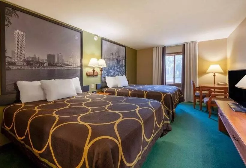 فندق Super 8 By Wyndham Berlin Wi