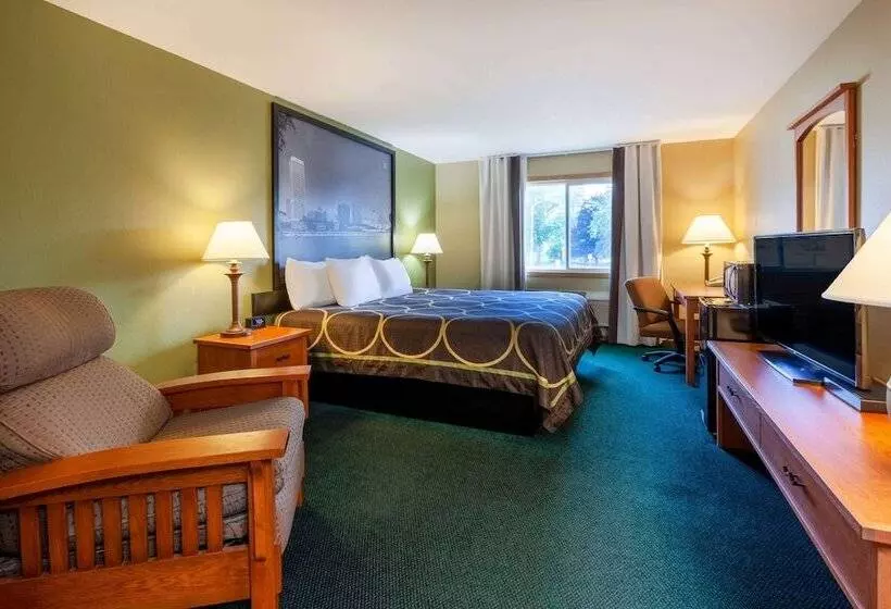 فندق Super 8 By Wyndham Berlin Wi