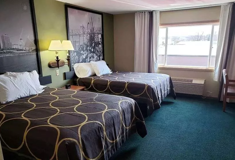 فندق Super 8 By Wyndham Berlin Wi